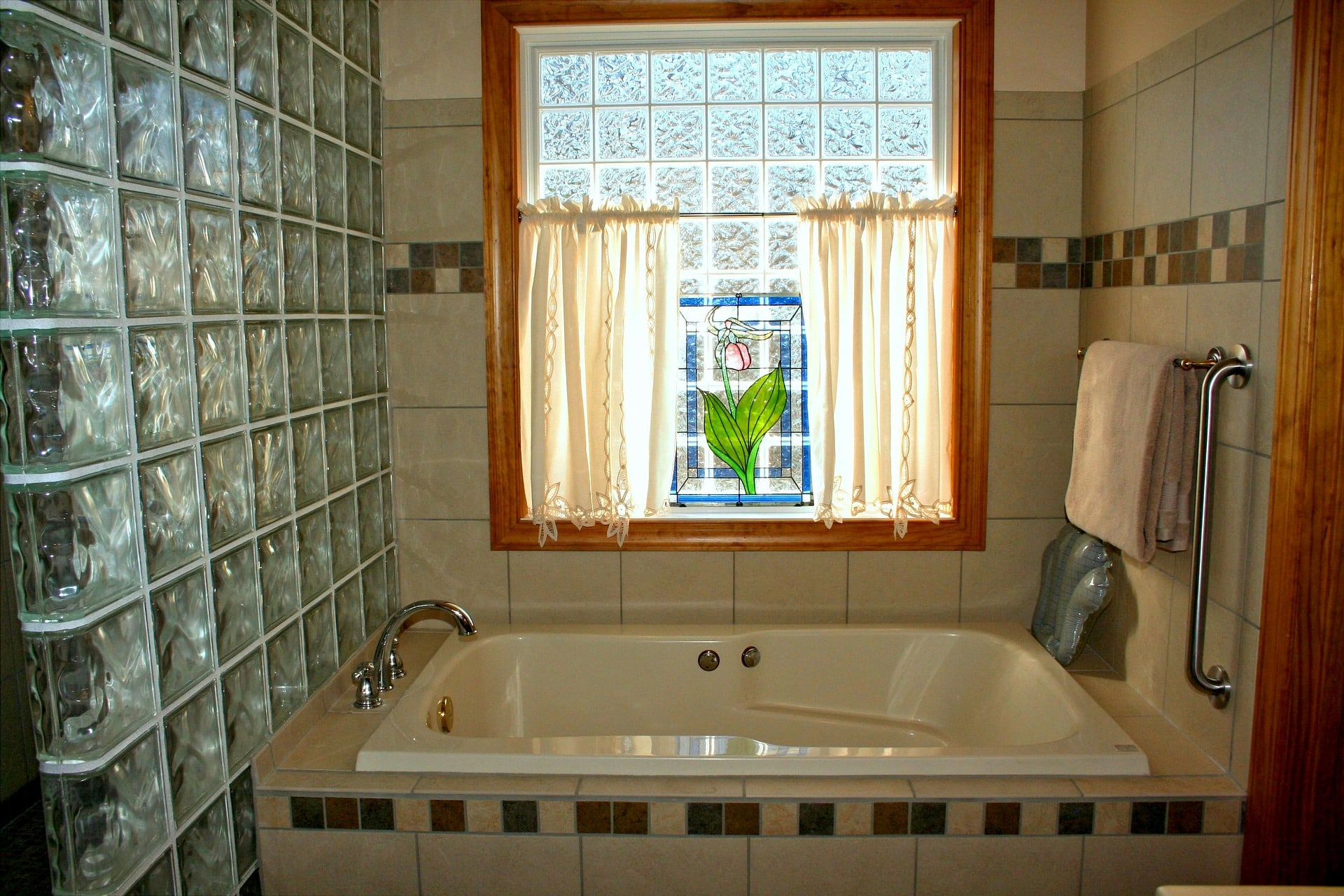 Slip Resistant Surface Tub Tile, Bathtub Slip Resistant
