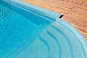 Fiberglass pool repair