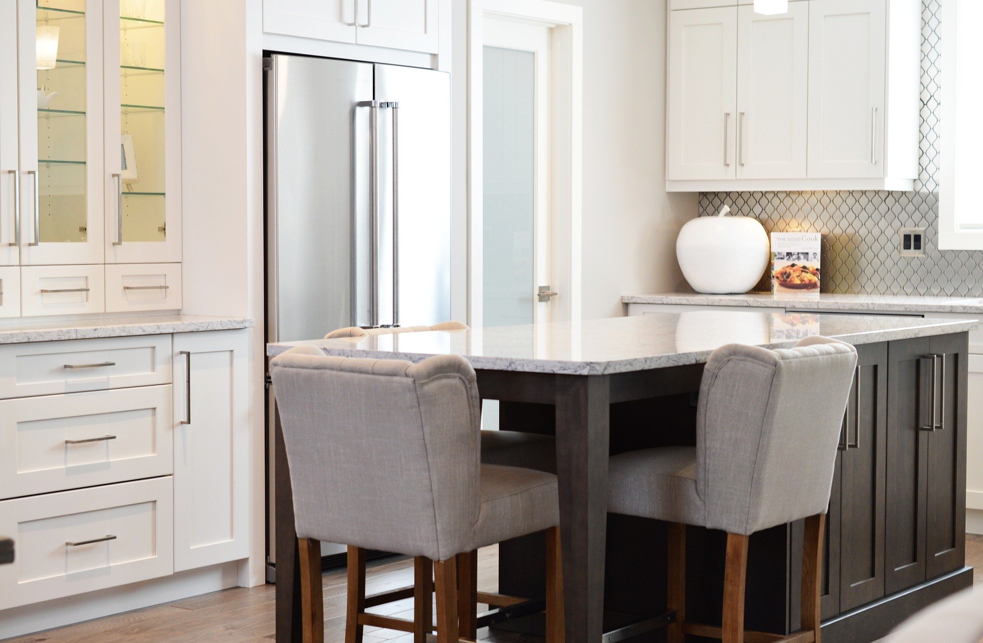 Why Refinish Rather Than Demolish Your Kitchen Cabinets?